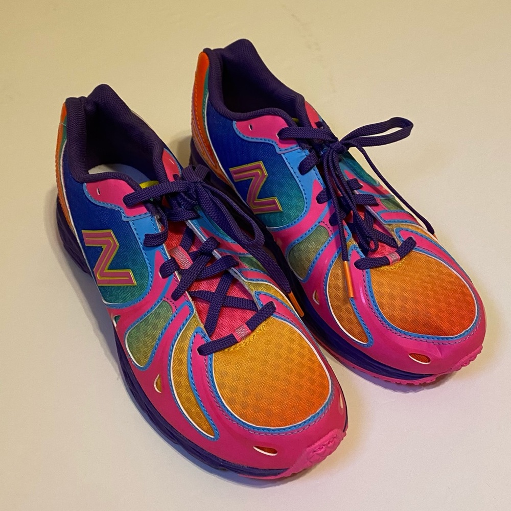 NewBalance 890 running shoes